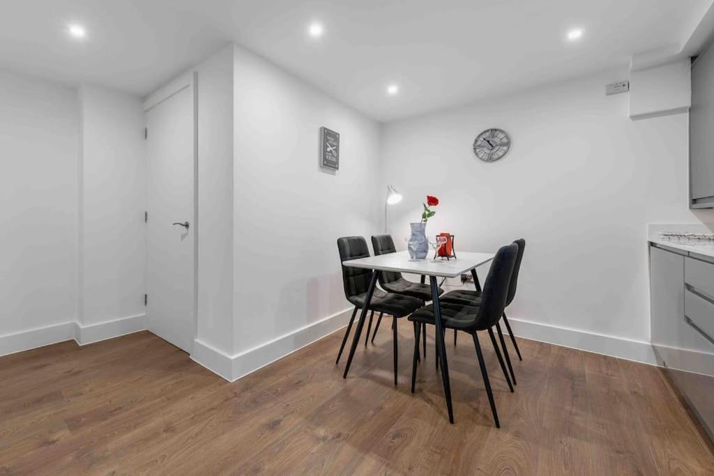 Holiday Home Sleep 8 Central London 9Elms المظهر الخارجي الصورة