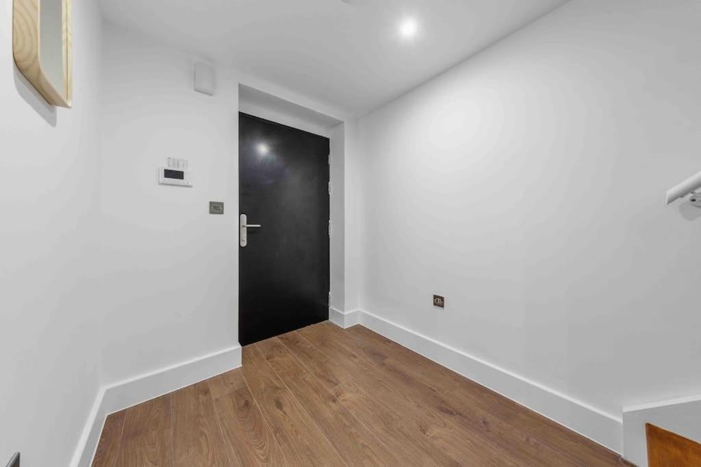 Holiday Home Sleep 8 Central London 9Elms المظهر الخارجي الصورة