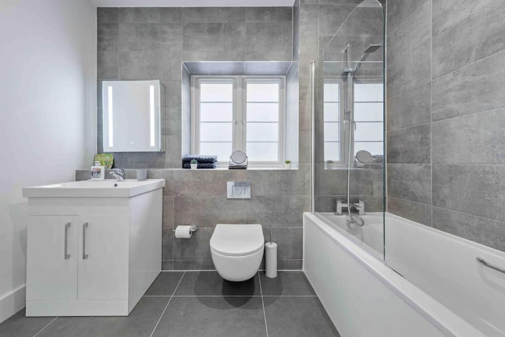 Holiday Home Sleep 8 Central London 9Elms المظهر الخارجي الصورة