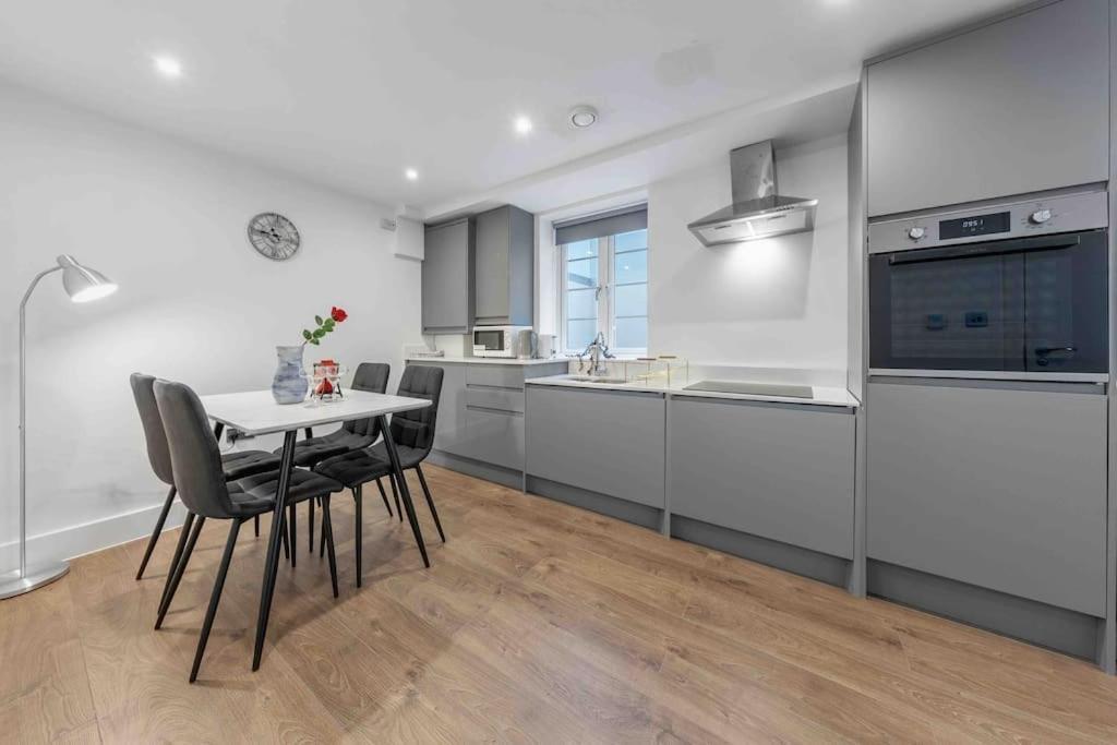 Holiday Home Sleep 8 Central London 9Elms المظهر الخارجي الصورة